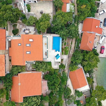 Villa Relax , With Seaview And Two Pools Near Beach Starigrad  Esterno foto