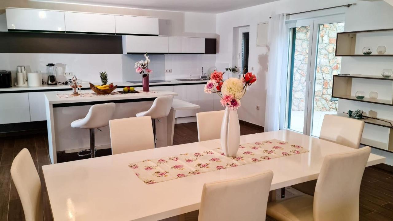 Villa Relax , With Seaview And Two Pools Near Beach Starigrad  Esterno foto