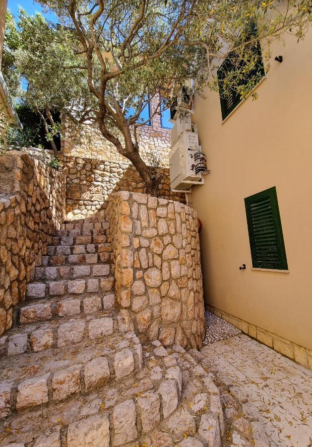 Villa Relax , With Seaview And Two Pools Near Beach Starigrad  Esterno foto
