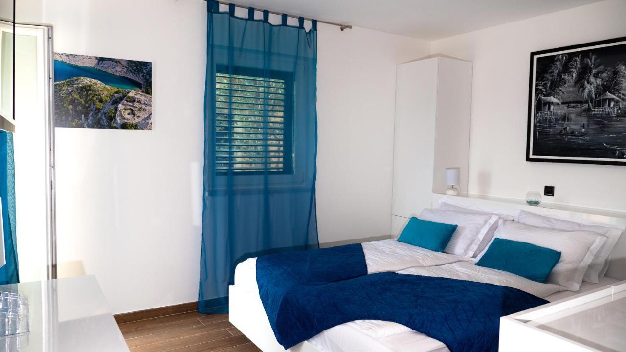 Villa Relax , With Seaview And Two Pools Near Beach Starigrad  Esterno foto